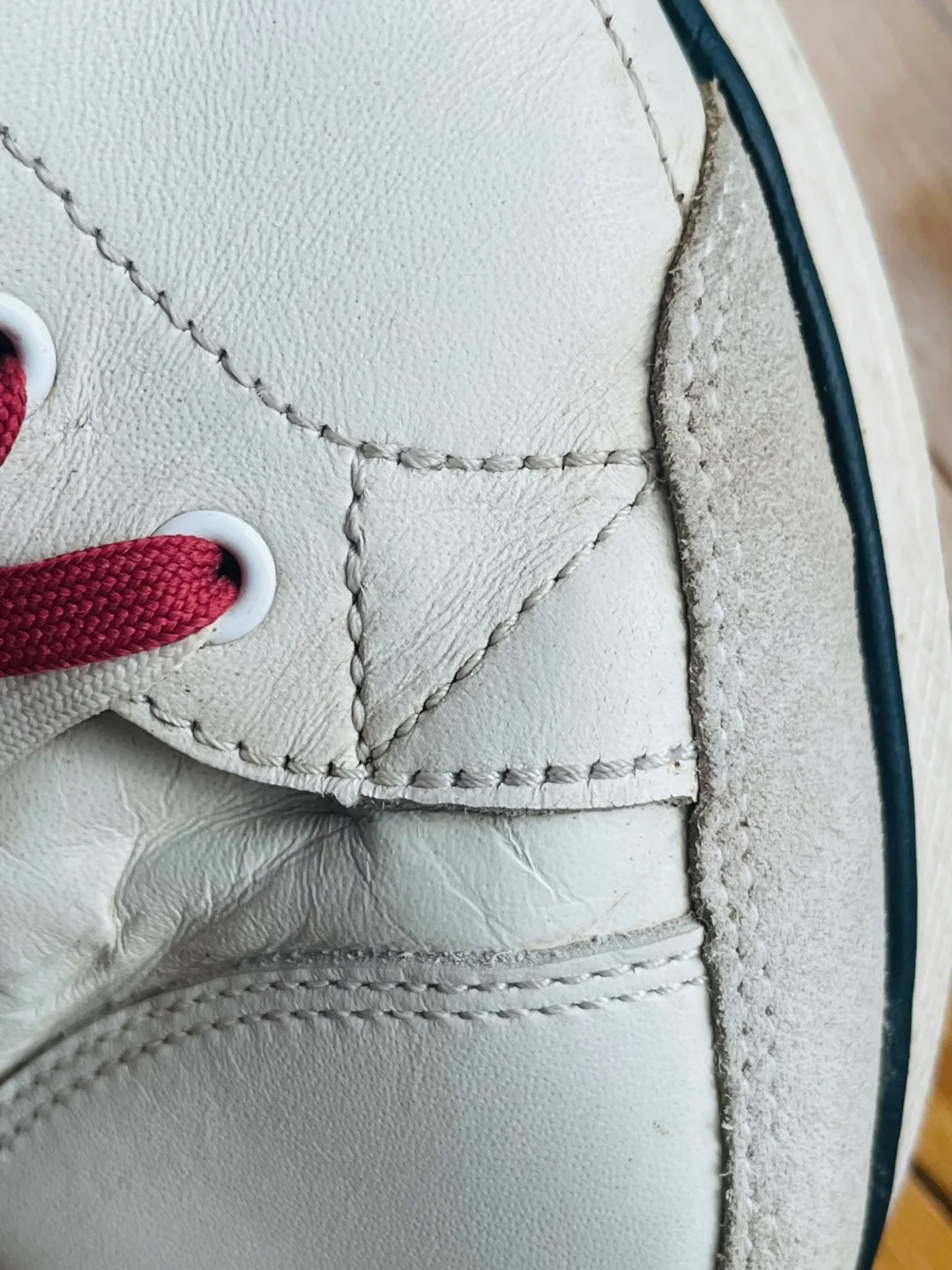 💚Crocs Golf Shoes - White & Burgundy image indicator(4)