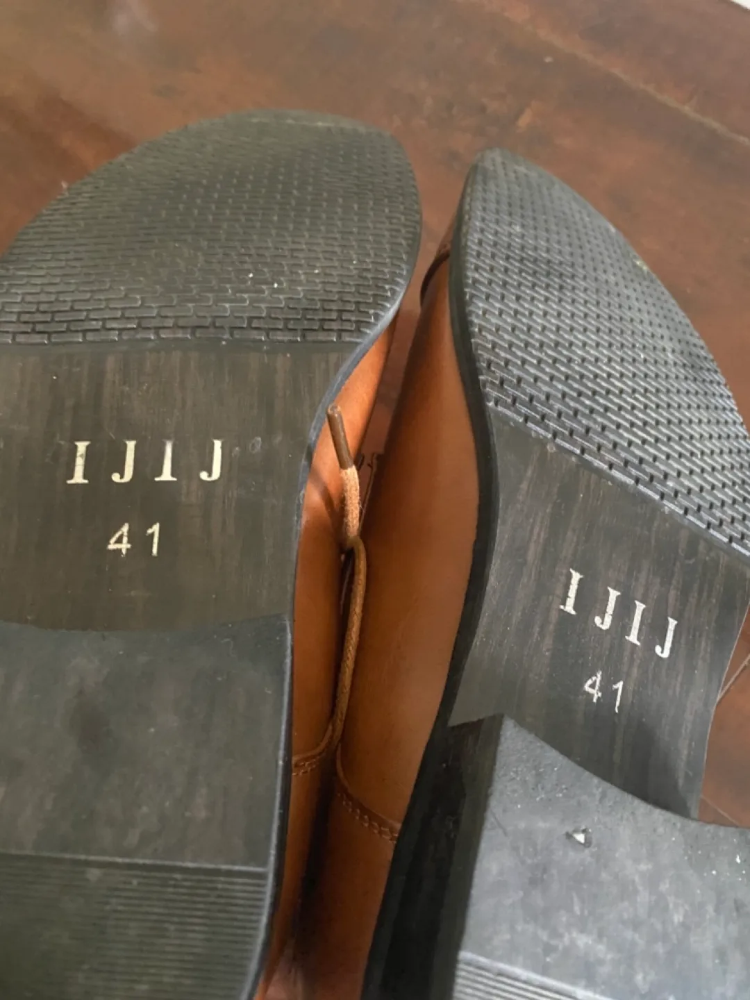 Men's Brown Leather Dress Shoes - Size 8 image indicator(3)