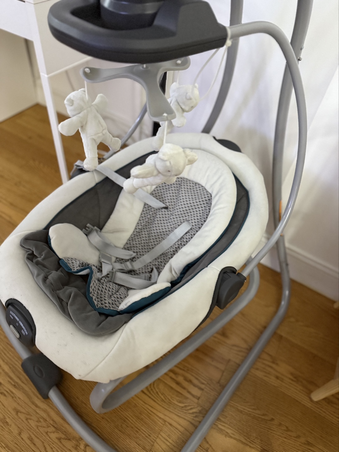 Graco Baby Swing - Gently Used - photo 4