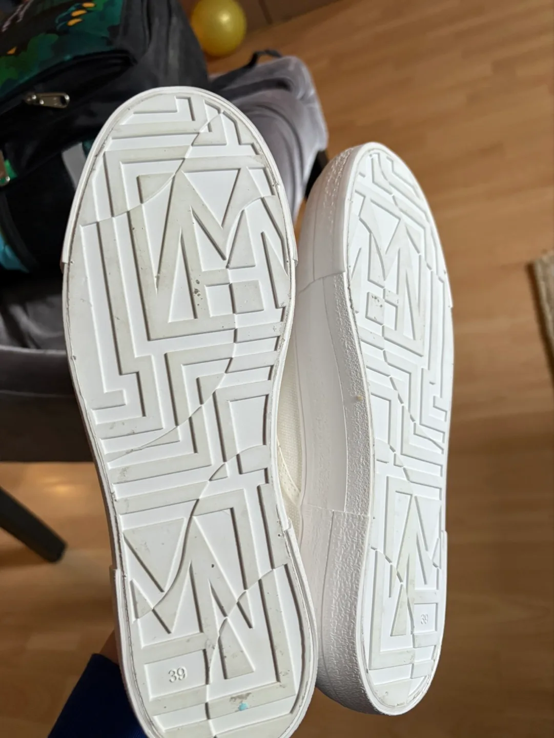 HM White Canvas Slip-On Sneakers - Size 39 image indicator(3)