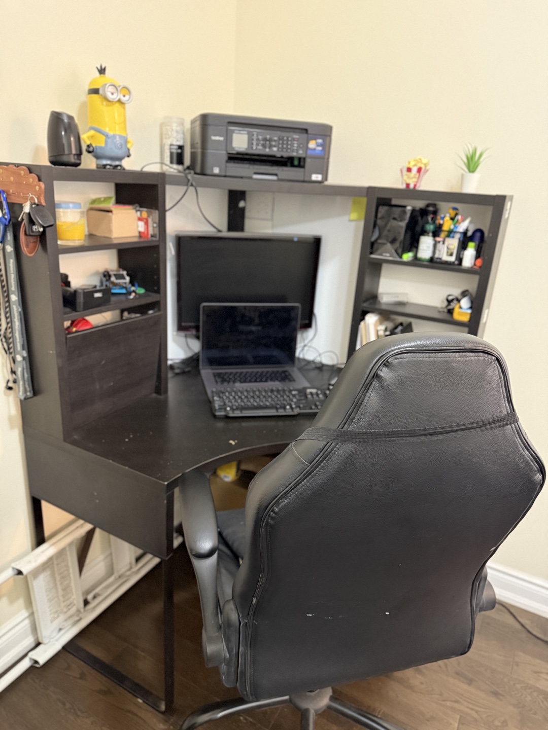Corner Computer Desk + Gaming Chair with spare wheels - photo 5