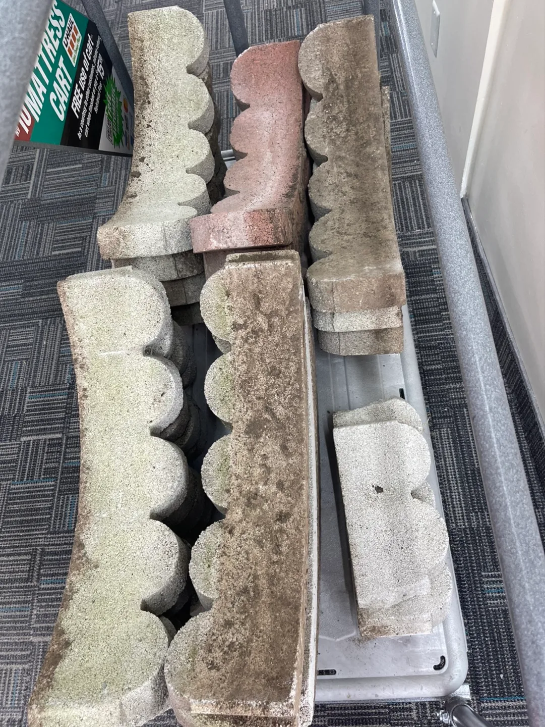Curved Concrete Scalloped Edging Stones image indicator(3)