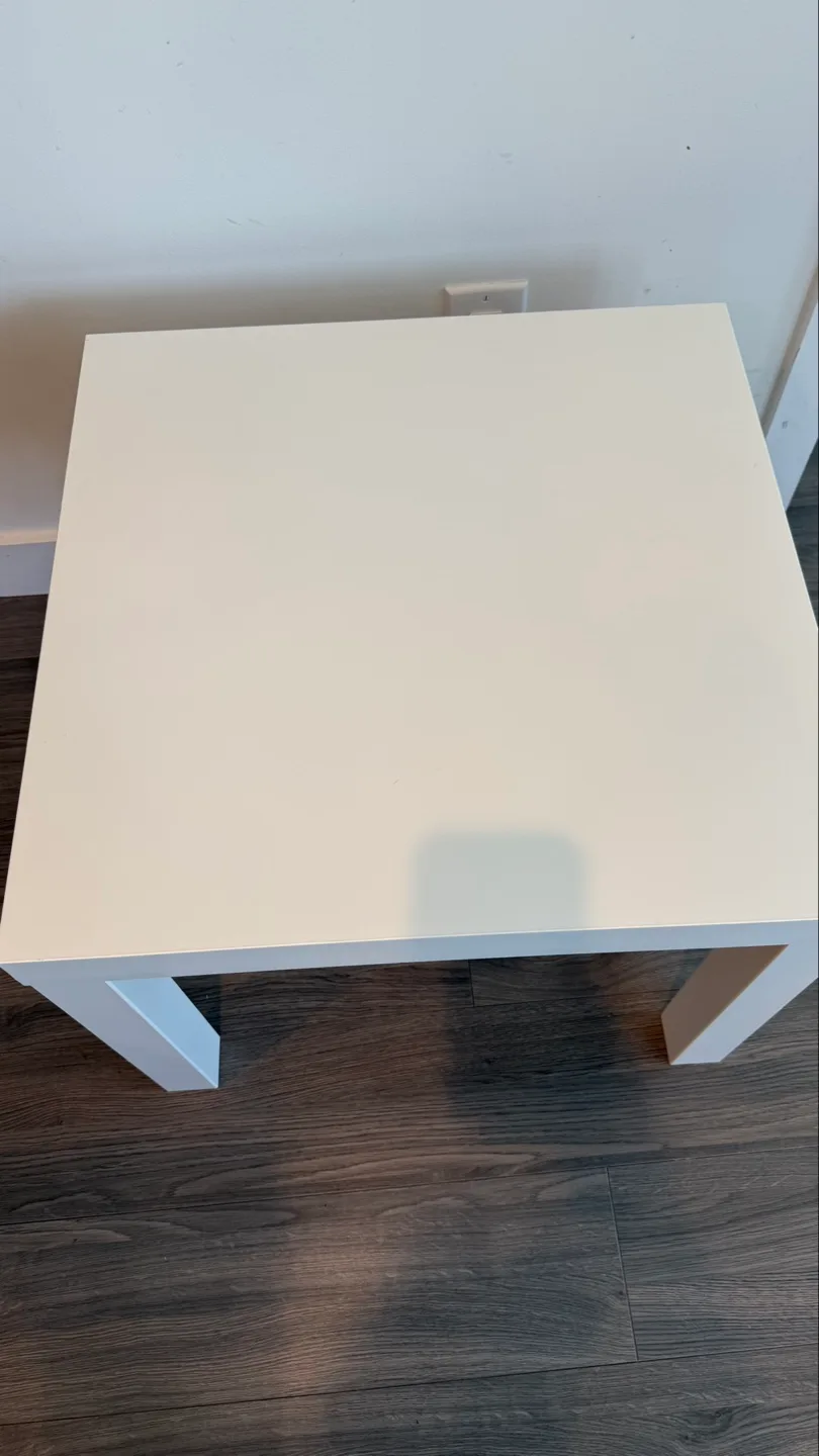 White Small Square Table image indicator(3)