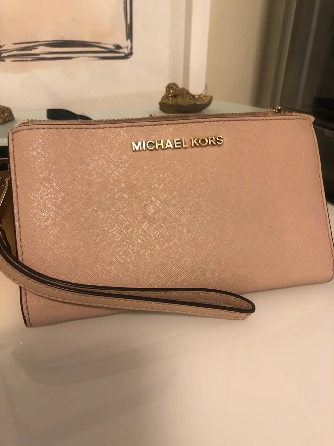 Good condition Michael Kors wallet thumbnail