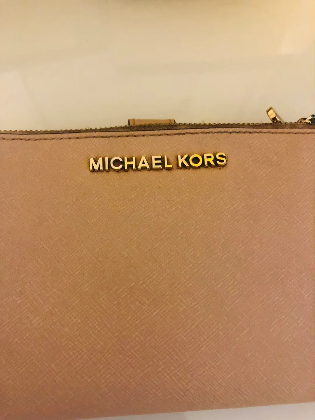 Good condition Michael Kors wallet image indicator(3)