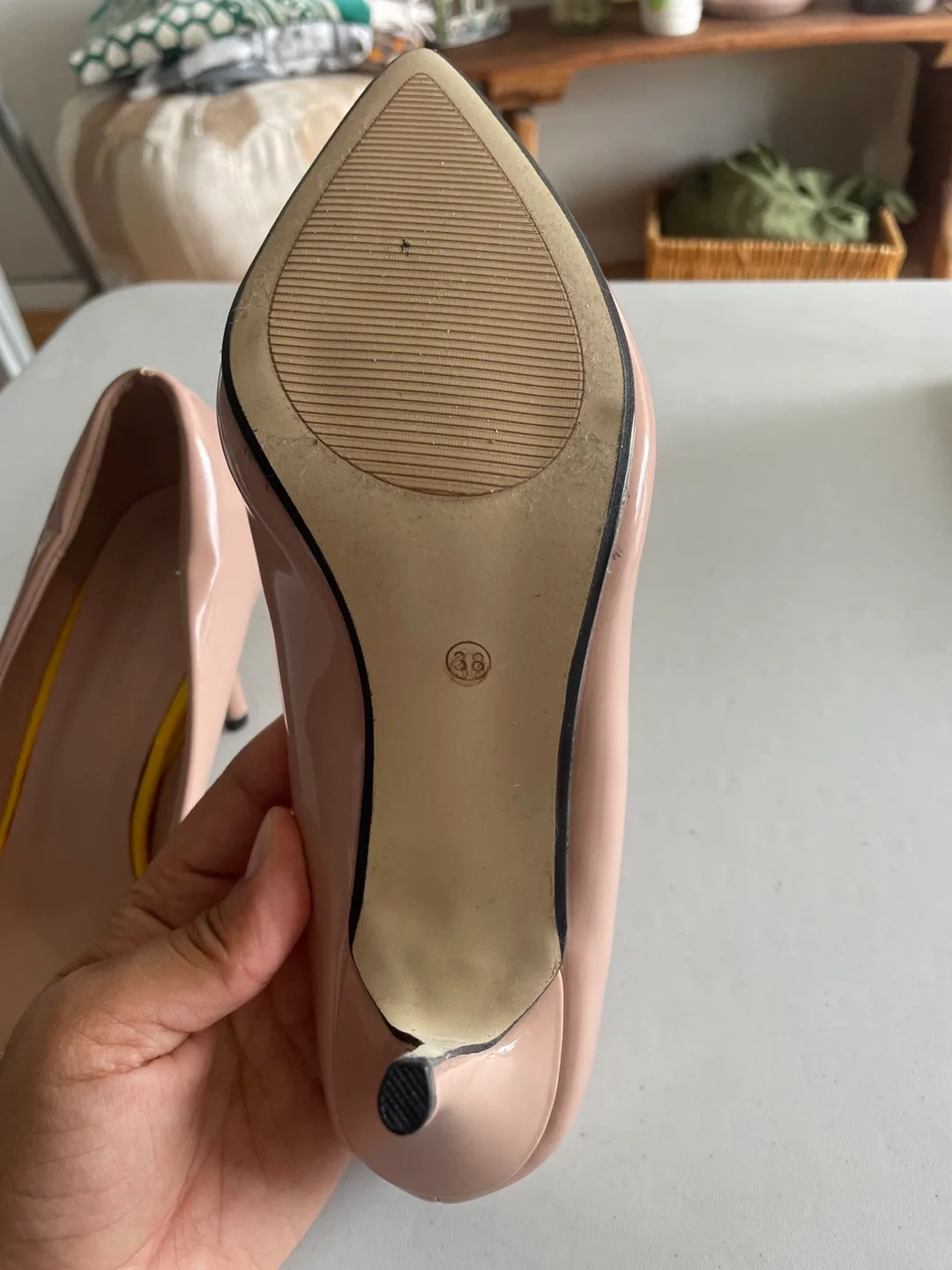 Nude Patent Leather Pointed-Toe Heels image indicator(3)