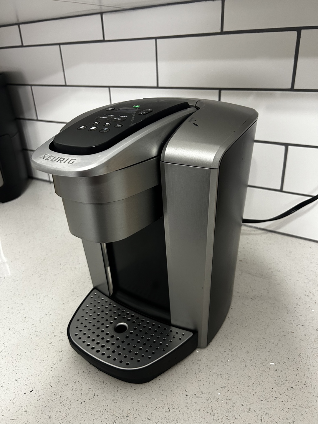 Keurig single serve coffee machine. - photo 2