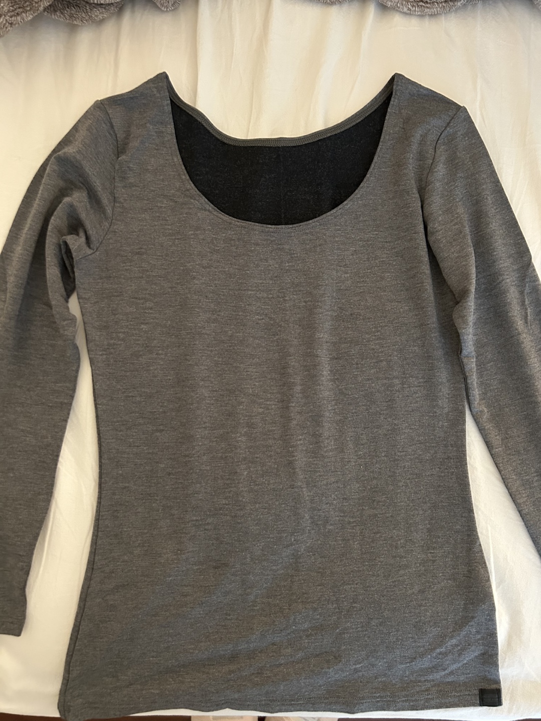 2 Women's UNIQLO long sleeves heattech extra warm - photo 2
