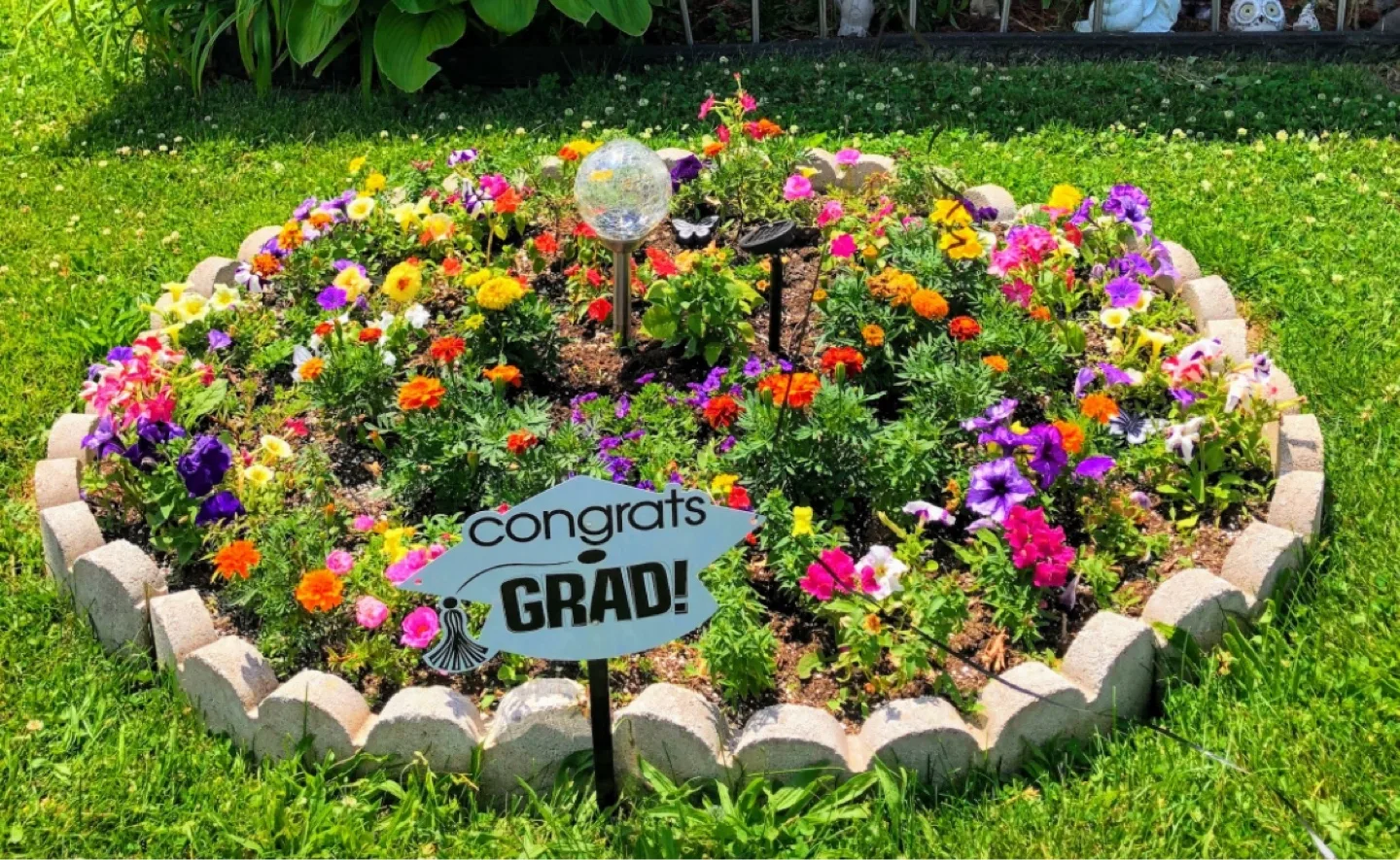 Curved Concrete Scalloped Edging Stones image indicator(5)