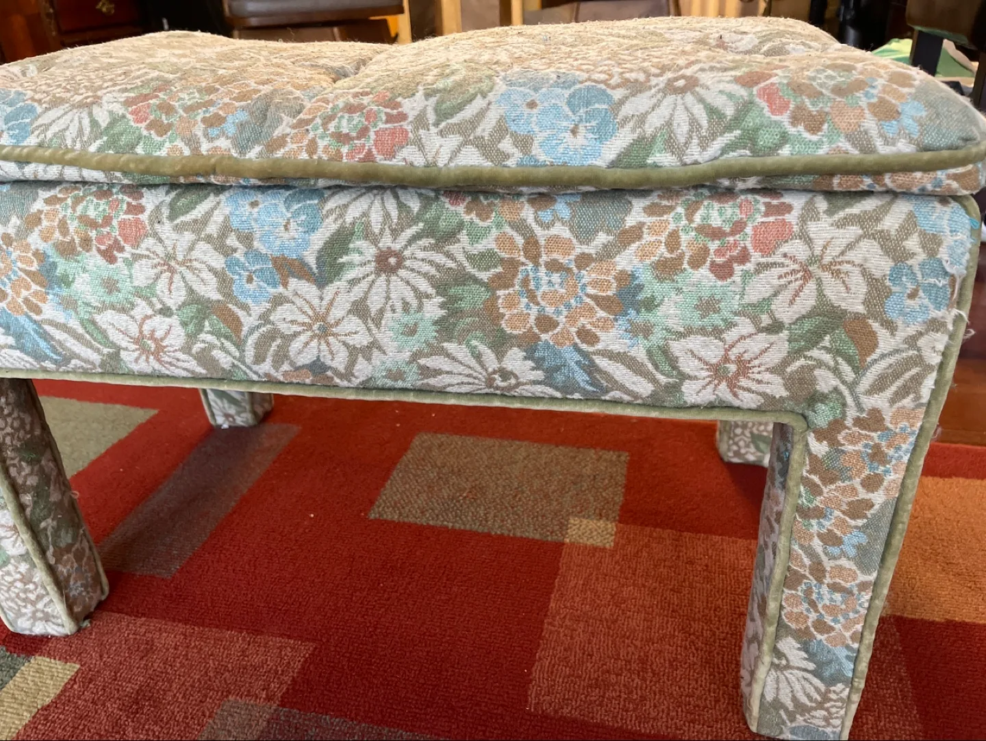 Vintage Floral Upholstered Ottoman 💚 image indicator(5)