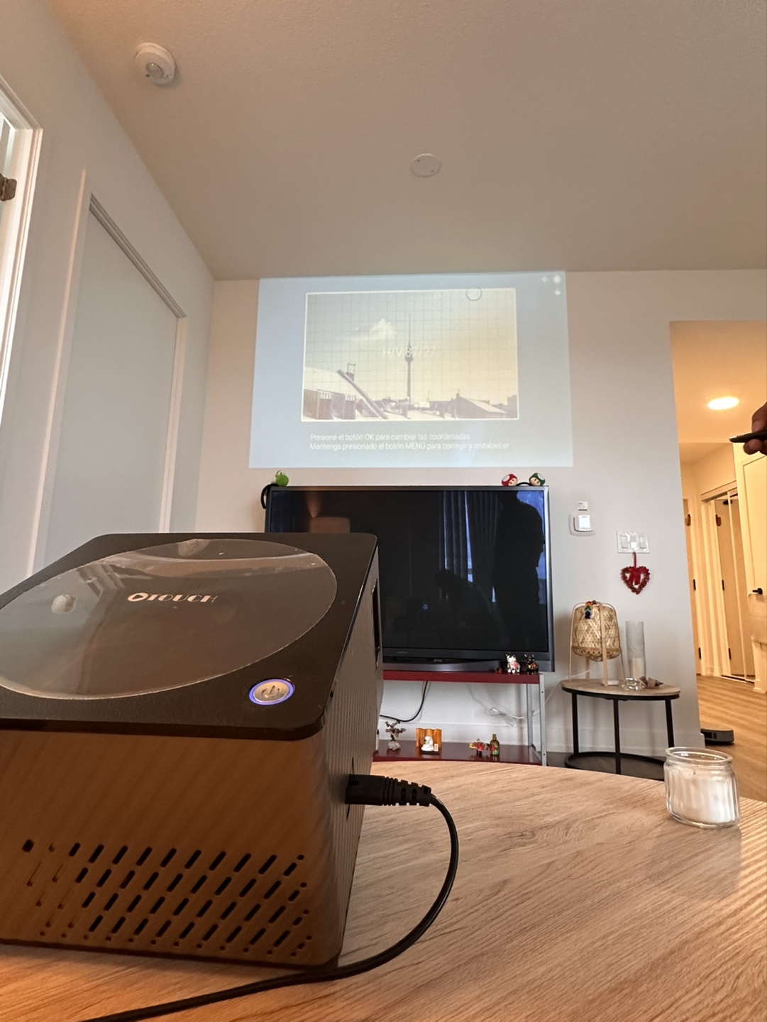 Mini Projector with Remote - photo 2