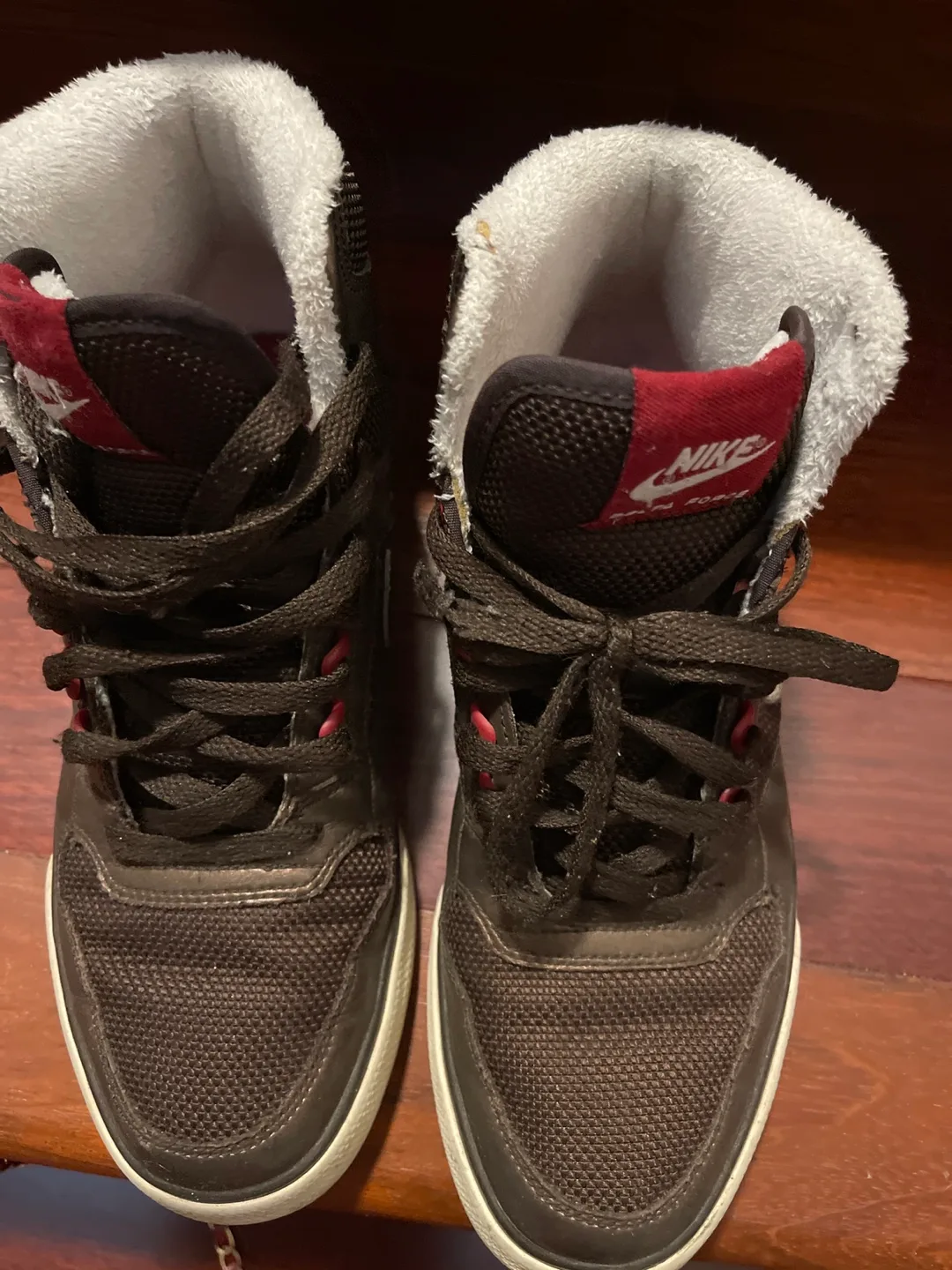 Nike High Top Sneakers 💚 image indicator(5)