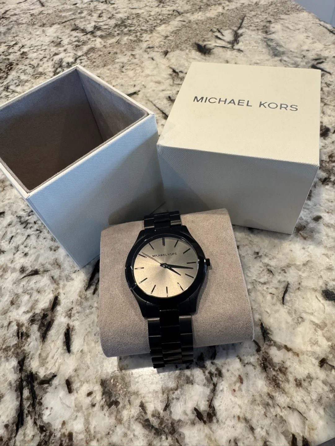 Michael Kors Black Watch thumbnail