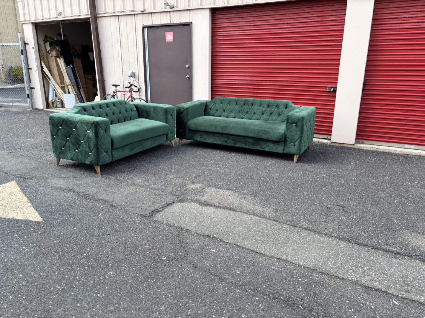 Dark Green Velvet Loveseat and Sofa Set - photo 2