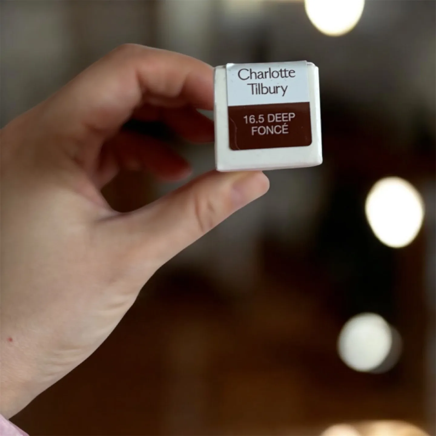 Charlotte Tilbury Beautiful Skin Radiant Concealer image indicator(2)