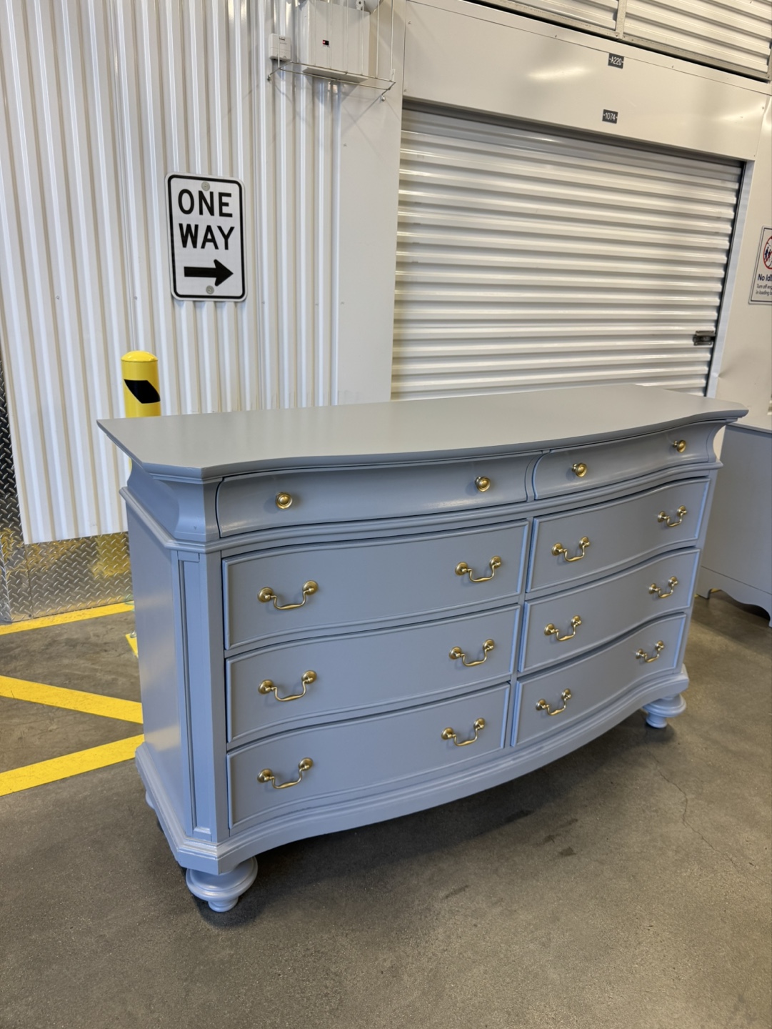 Free delivery double dresser - photo 3