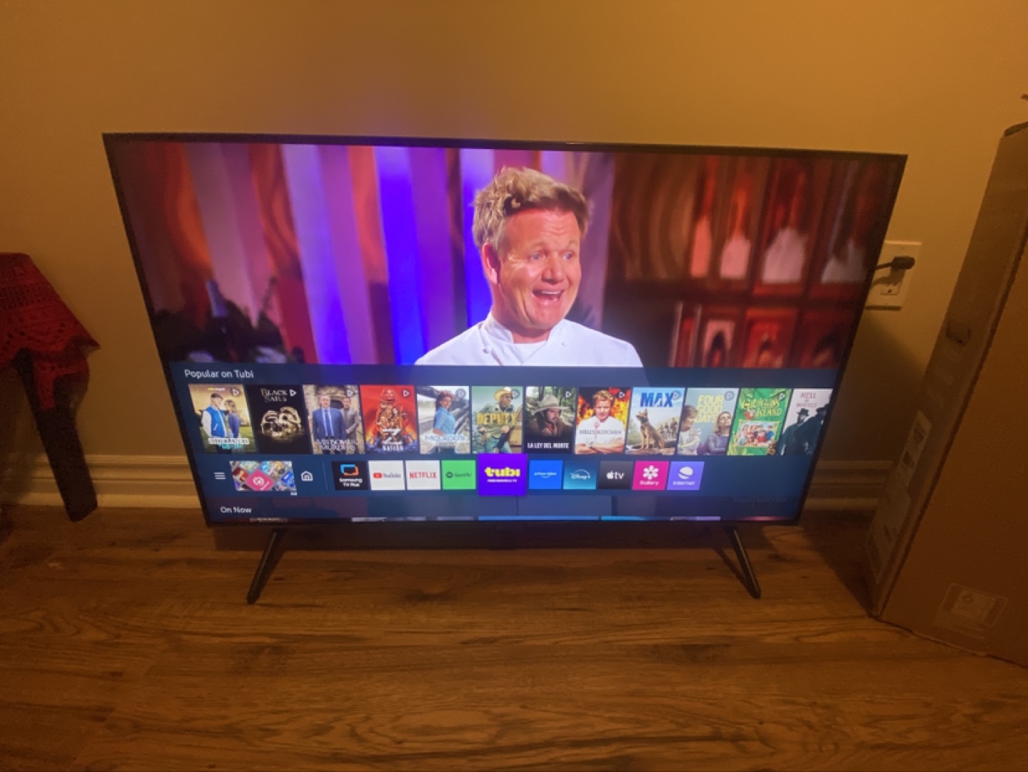 Samsung Crystal UHD 4K Smart TV