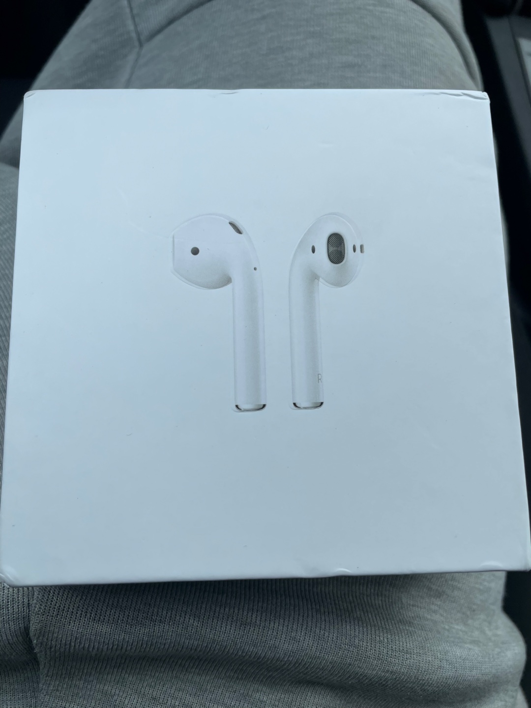 Apple AirPods with Wireless Charging Case