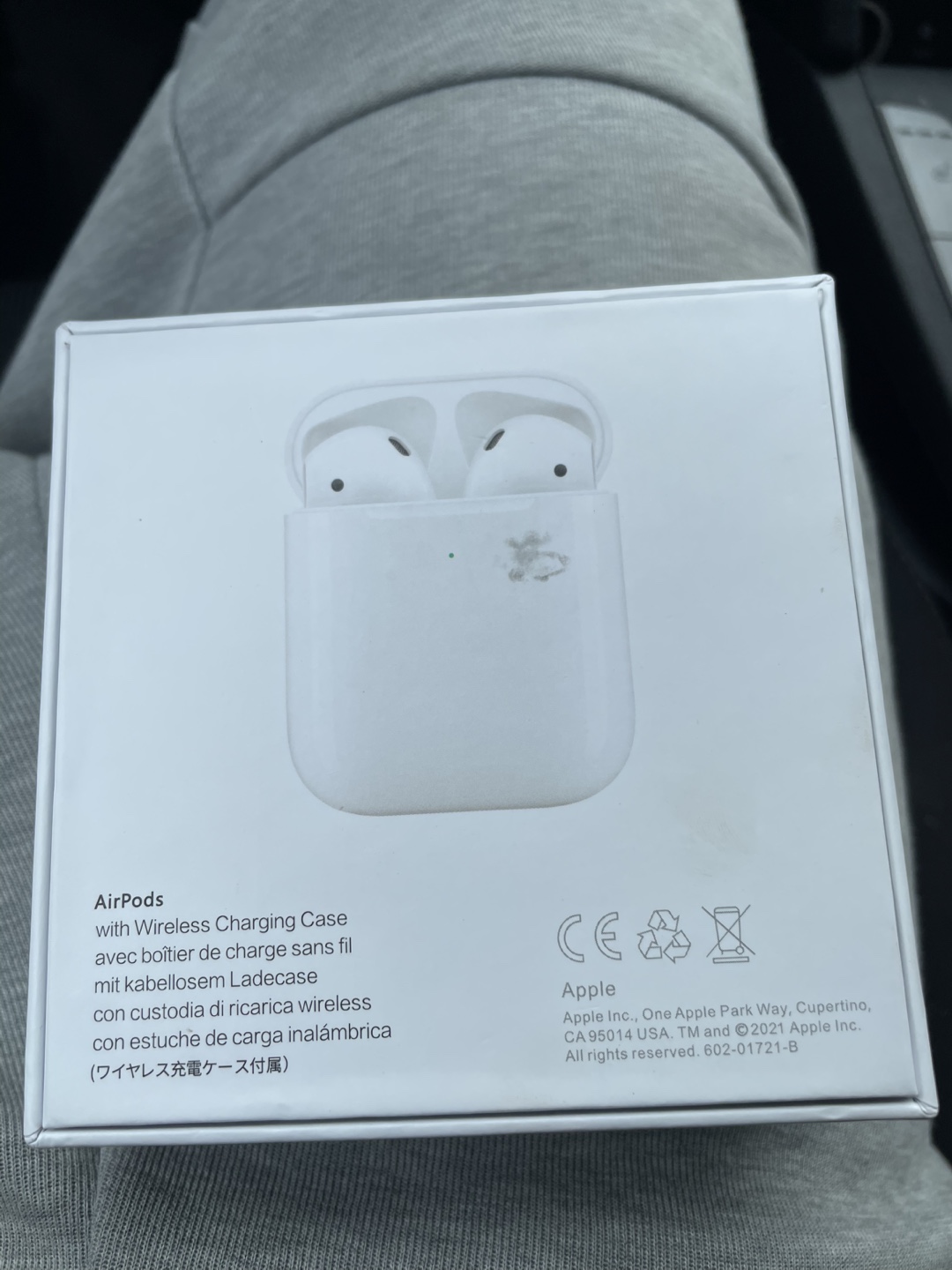 Apple AirPods with Wireless Charging Case - photo 2