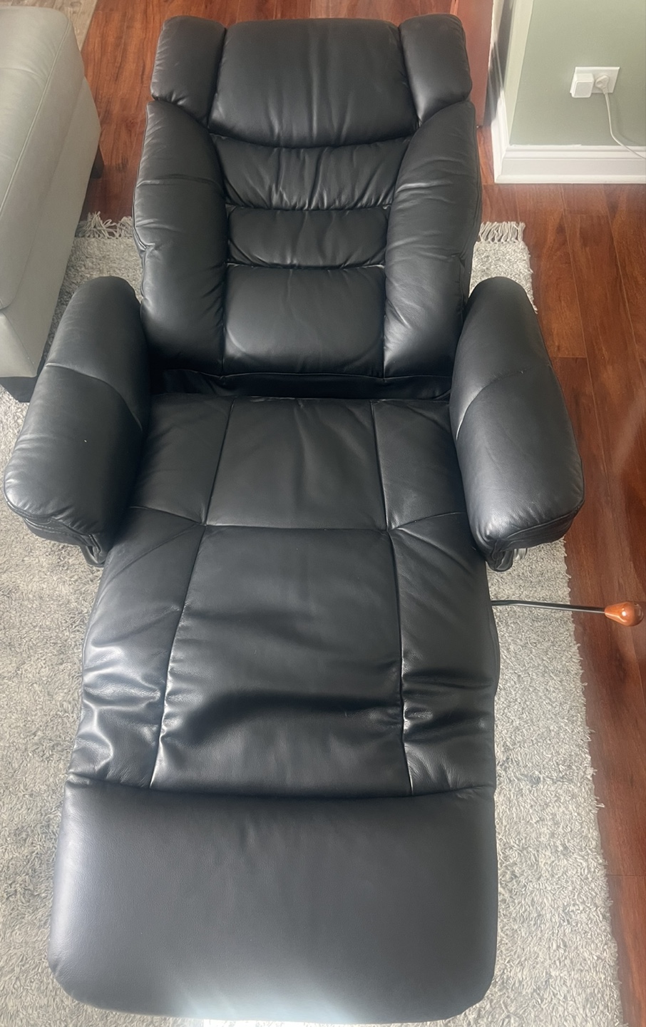 Black Leather Recliner - photo 3