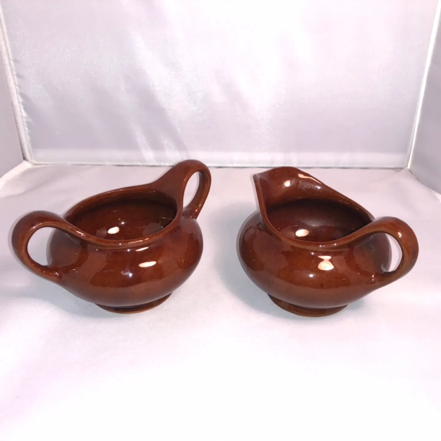 Vintage Evangeline Canadian Pottery Creamer and Sugar Bowl Set thumbnail