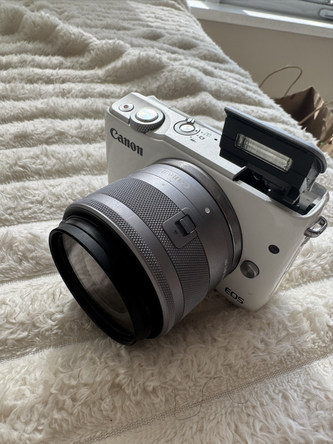Canon EOS M10 Mirrorless Camera with Lens