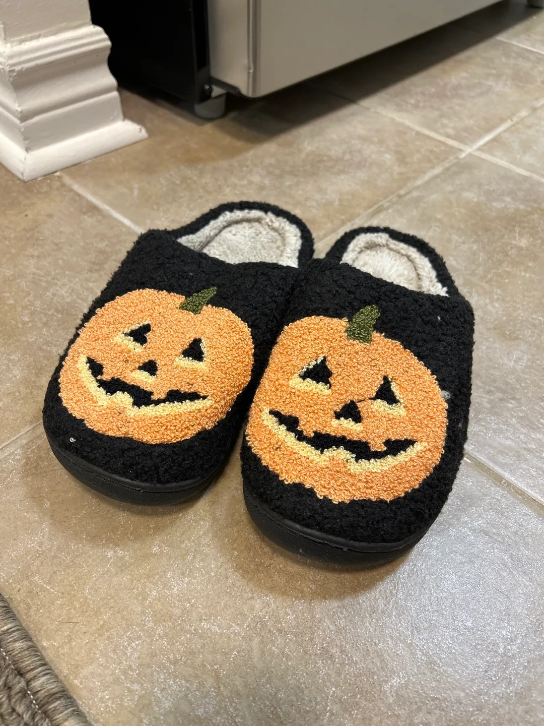 Halloween Jack-o'-lantern slippers size 8 thumbnail