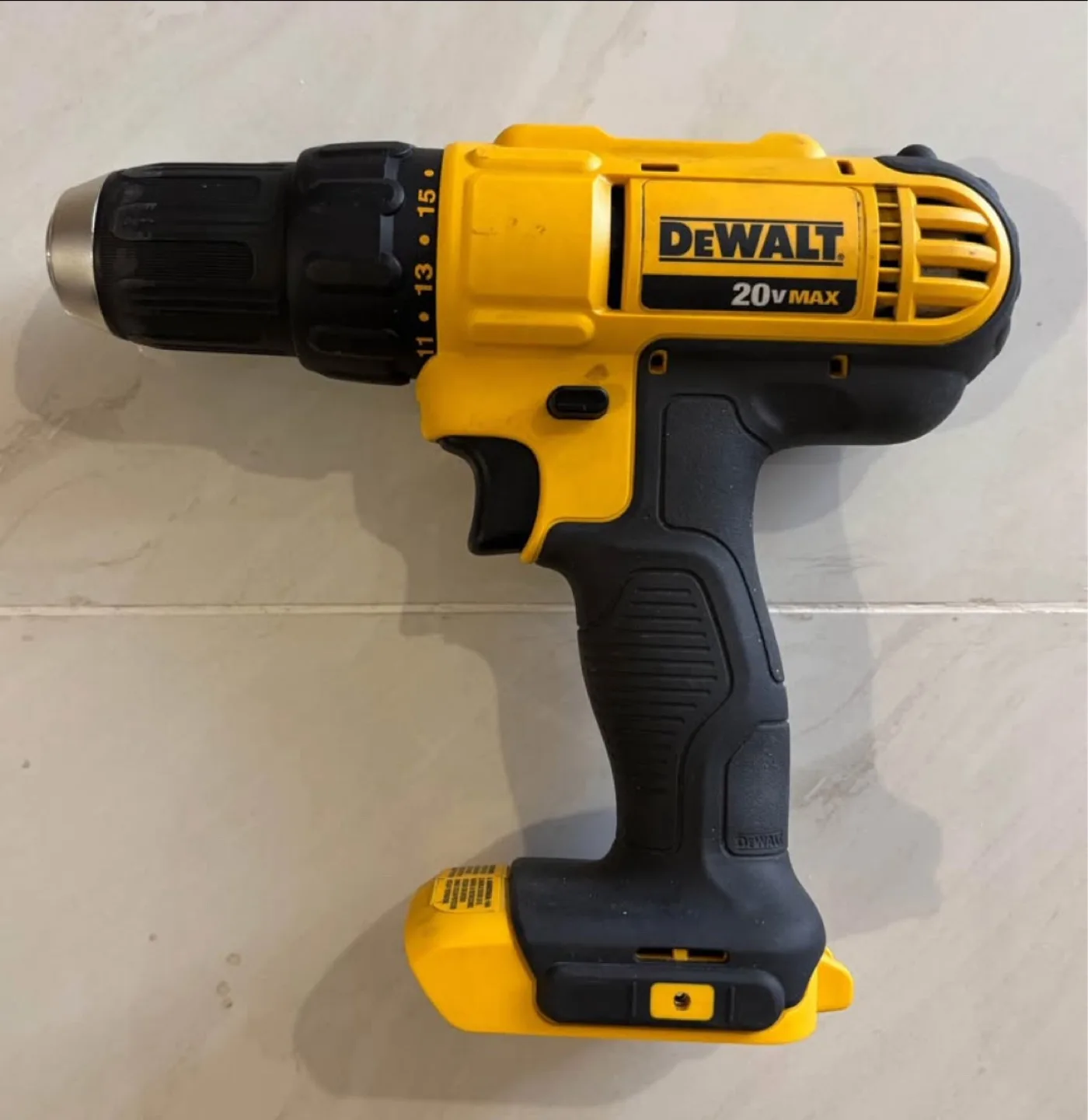 Dewalt 20V Max Cordless Drill Kit with Extra Bits & Drill bits thumbnail