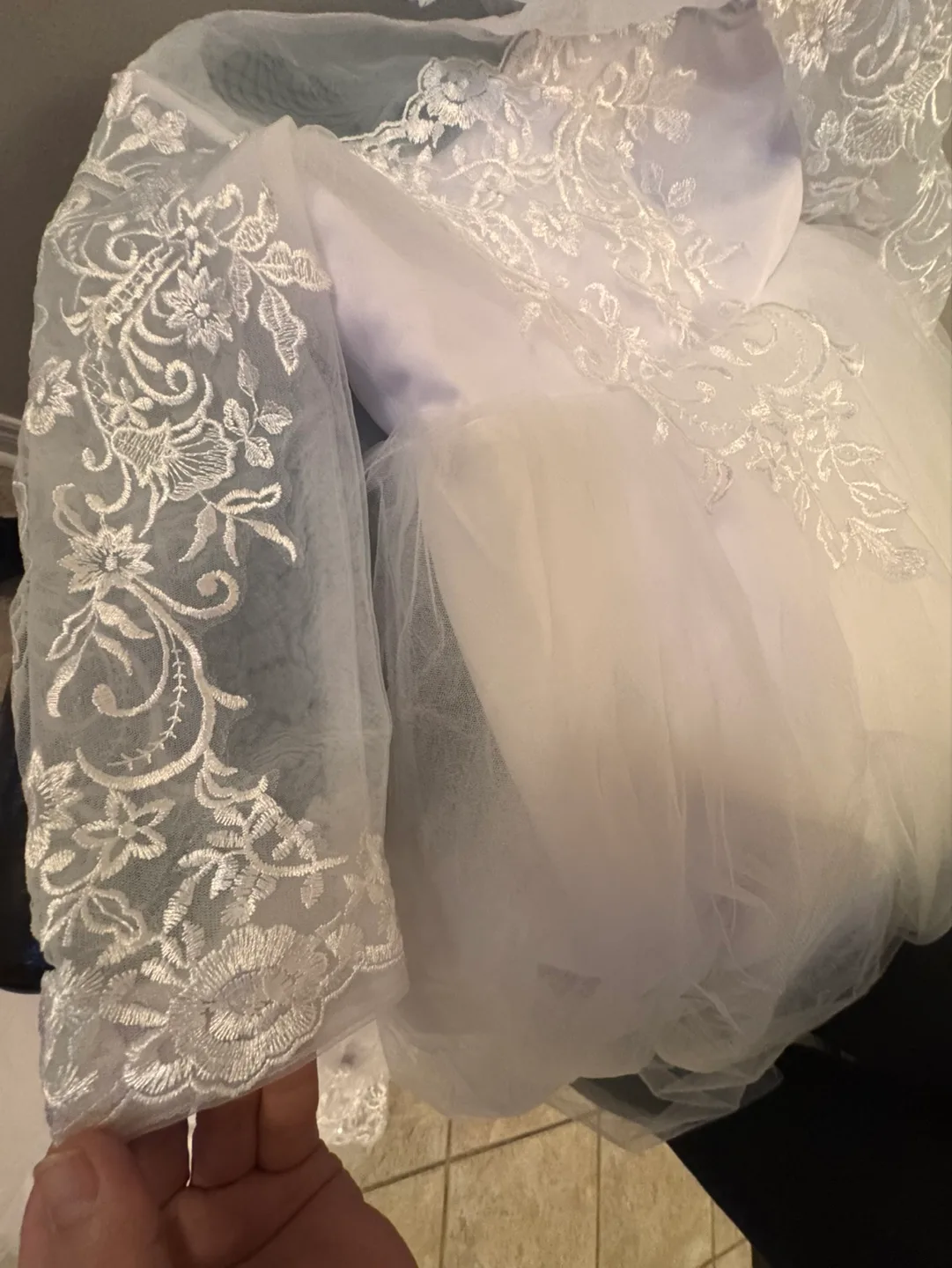 Girls White Flower Girl Dress Size 7-8 image indicator(3)