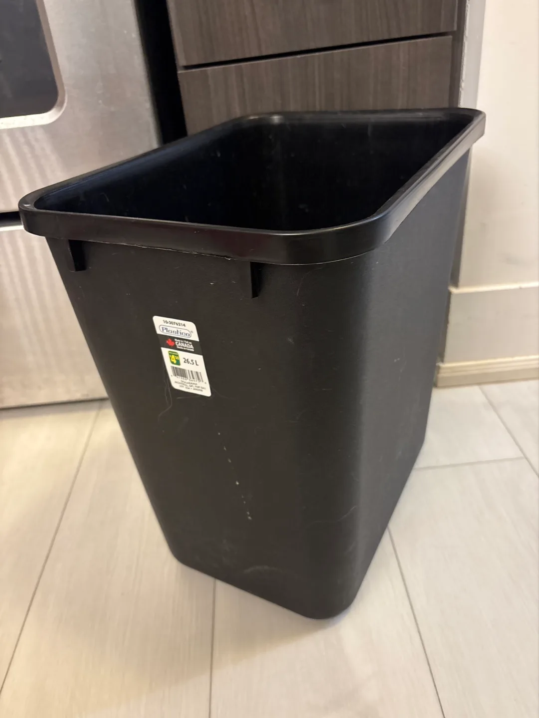 26.5L Black Plastic Wastebasket thumbnail