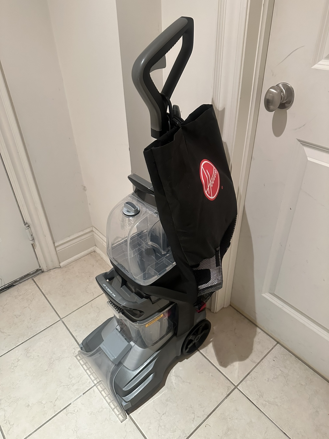 Hoover PowerScrub Deluxe Carpet Cleaner - photo 2