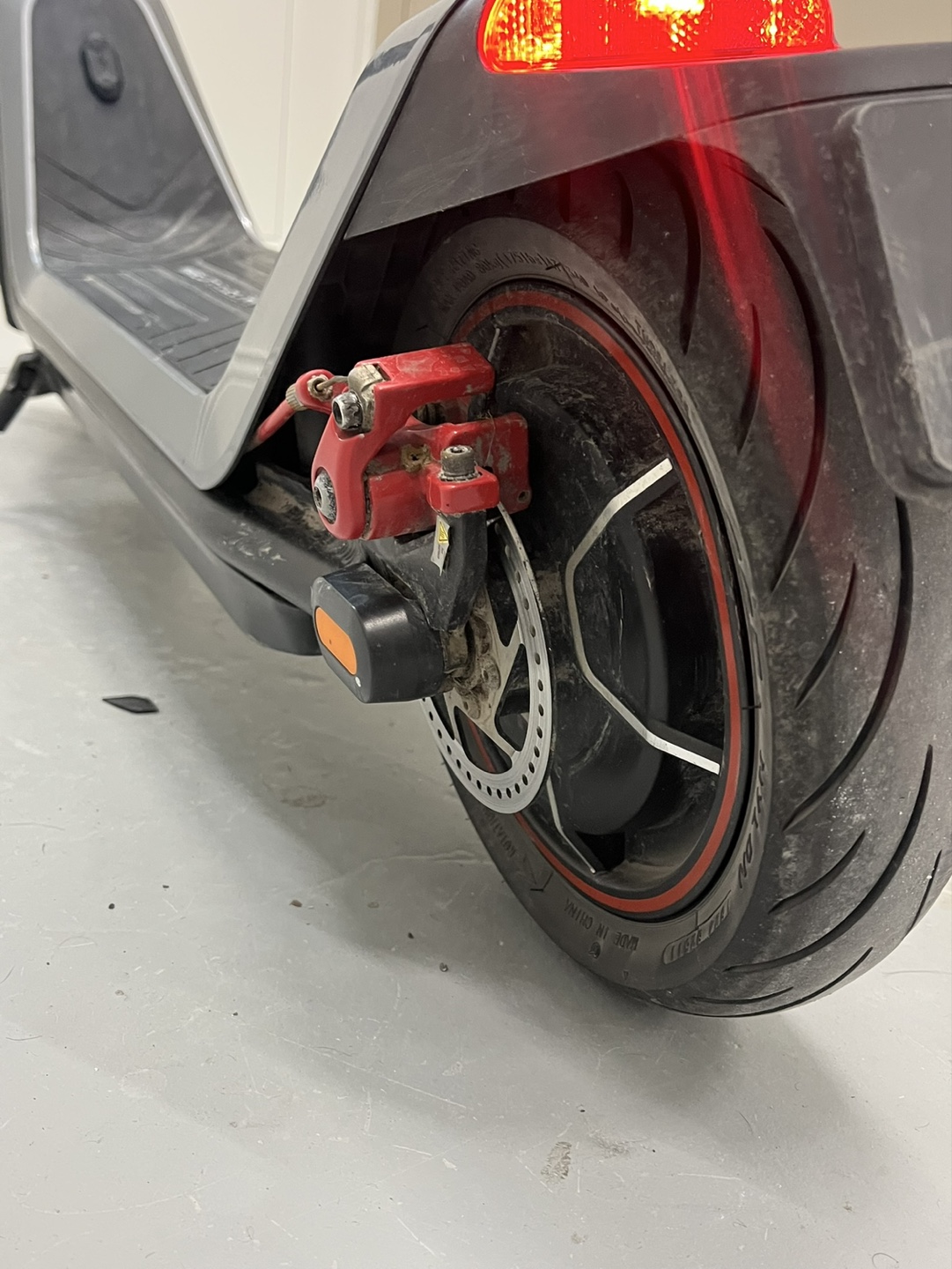 NIU KQI 300x Electric Scooter - photo 3