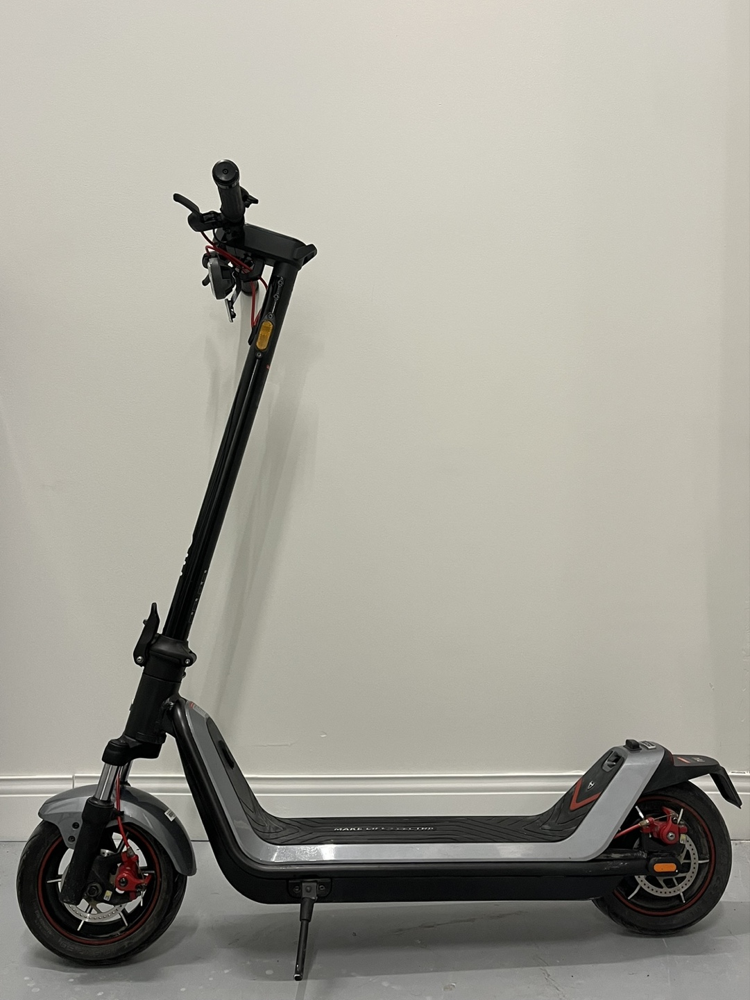 NIU KQI 300x Electric Scooter