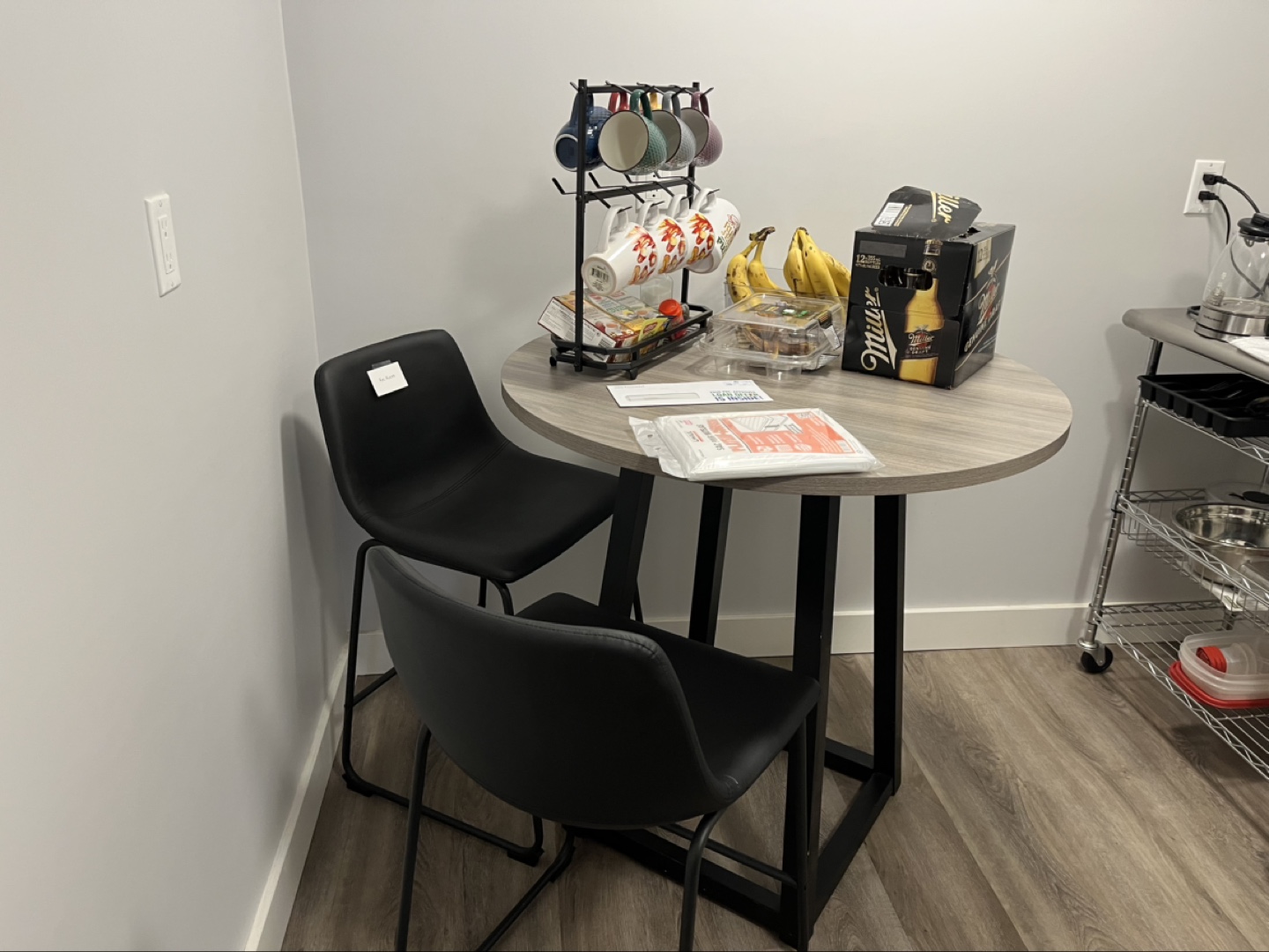Modern Black Bar Stools & Round Table Set