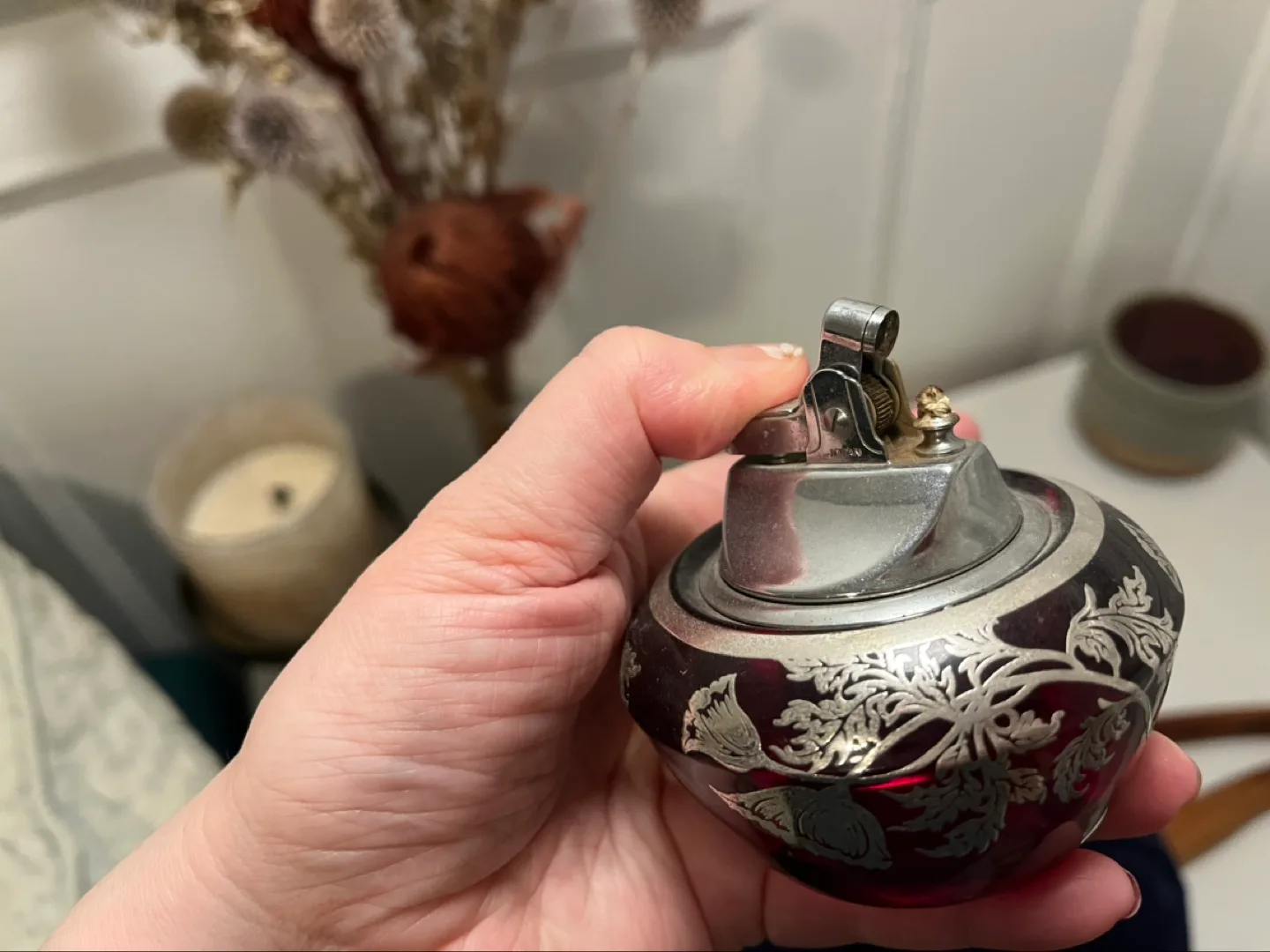 Vintage Sterling on Crystal Table Lighter image indicator(3)