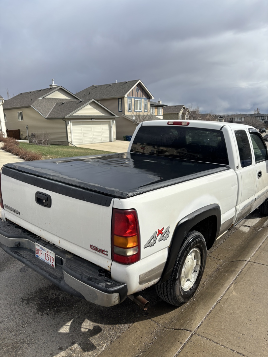 Truck Bed Tonneau Cover