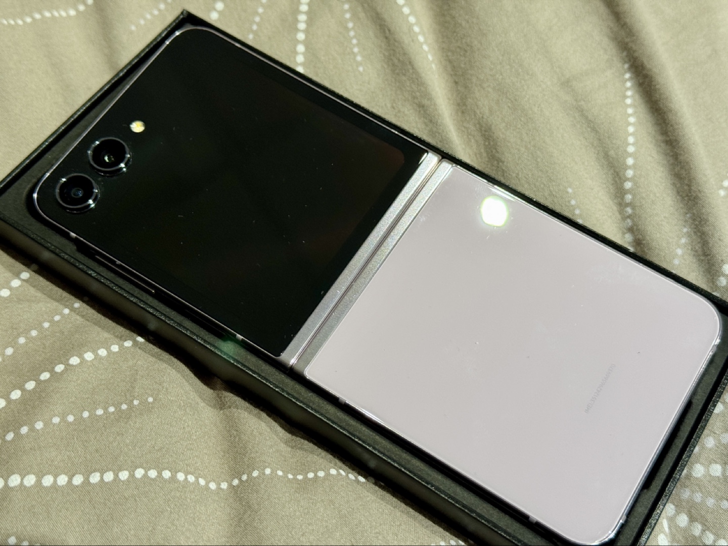 Samsung Galaxy Z Flip5 - Lavender - photo 3