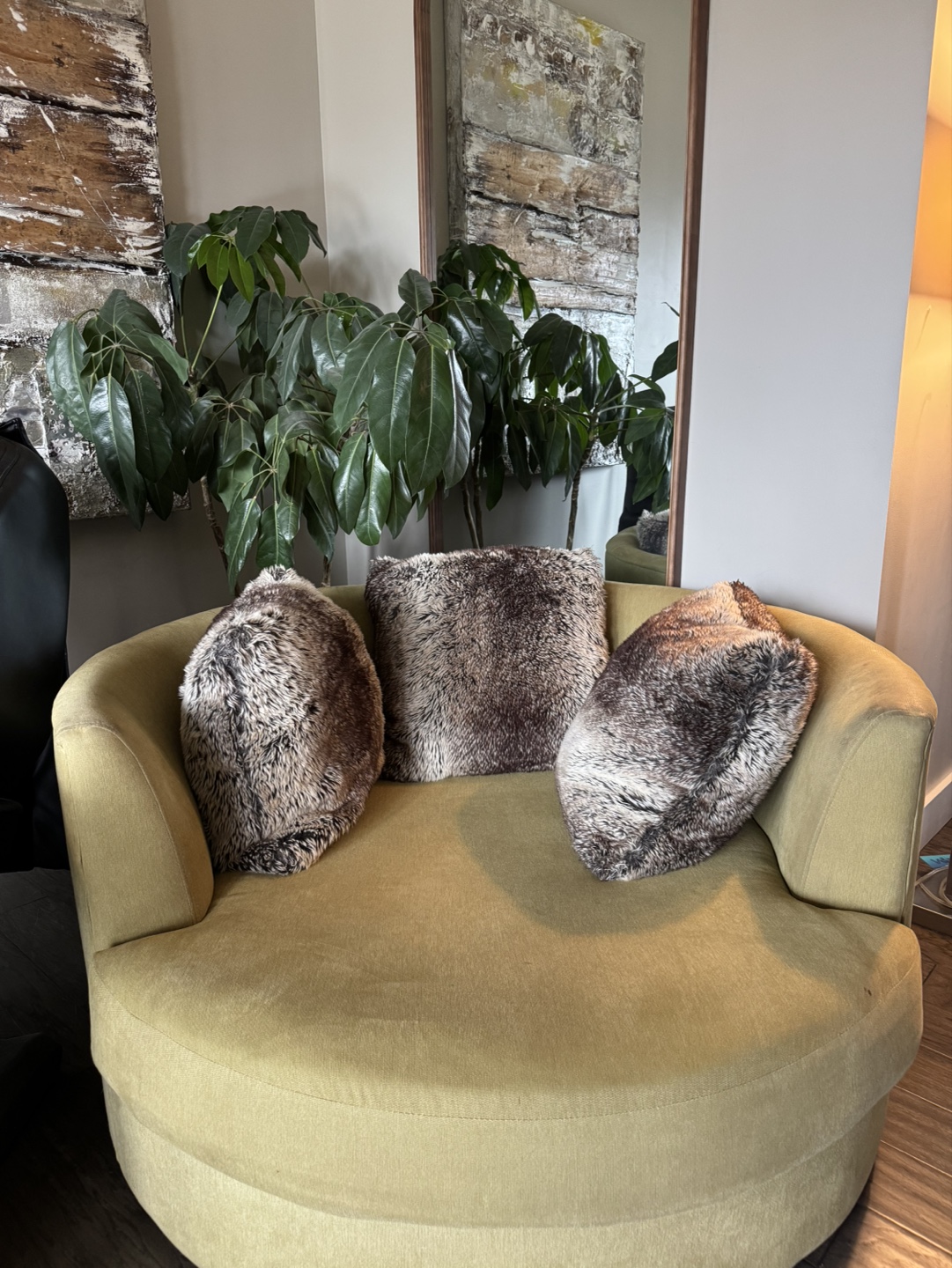 Round Green Chair