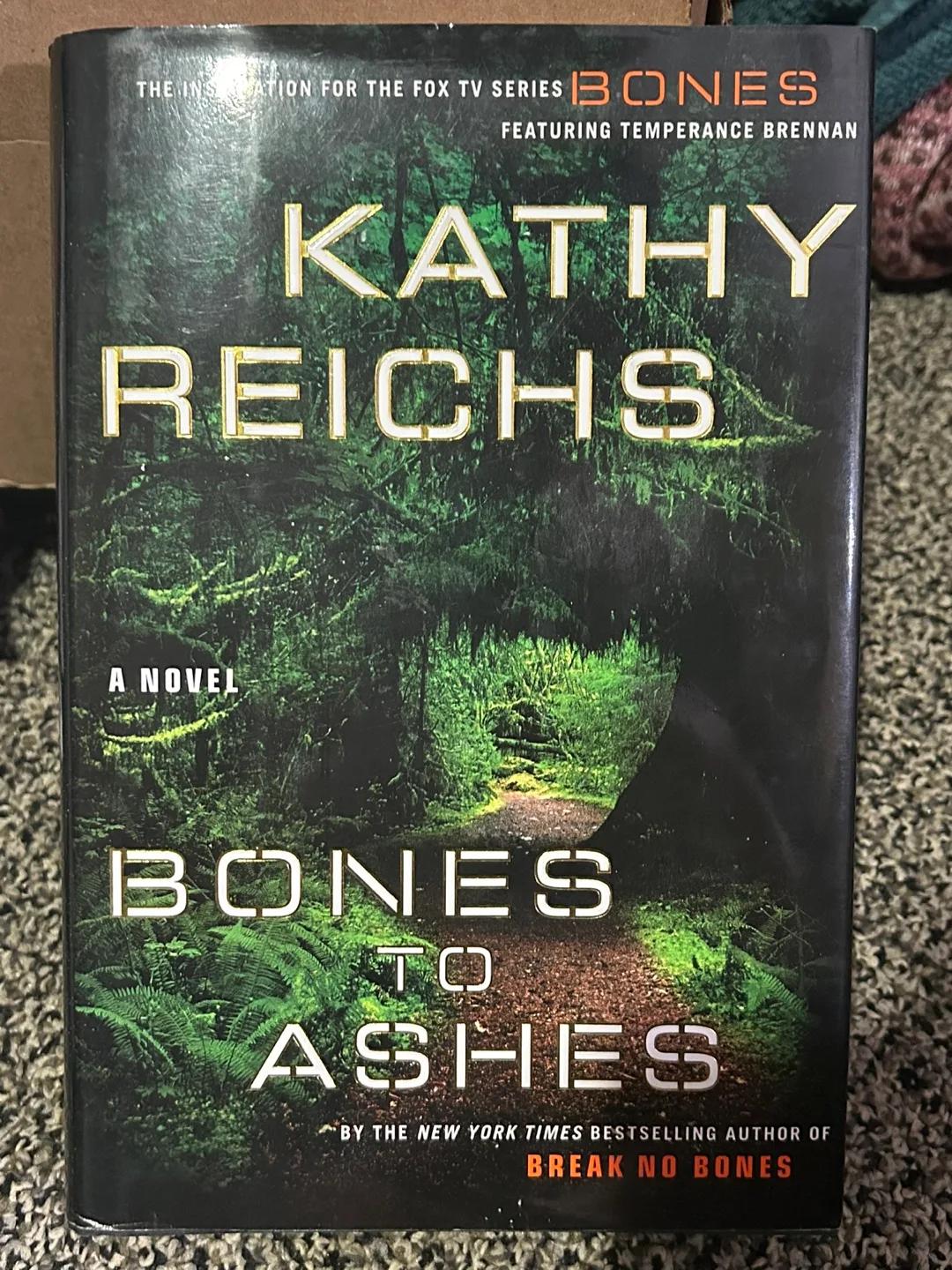 4 Kathy Reichs Books image indicator(7)