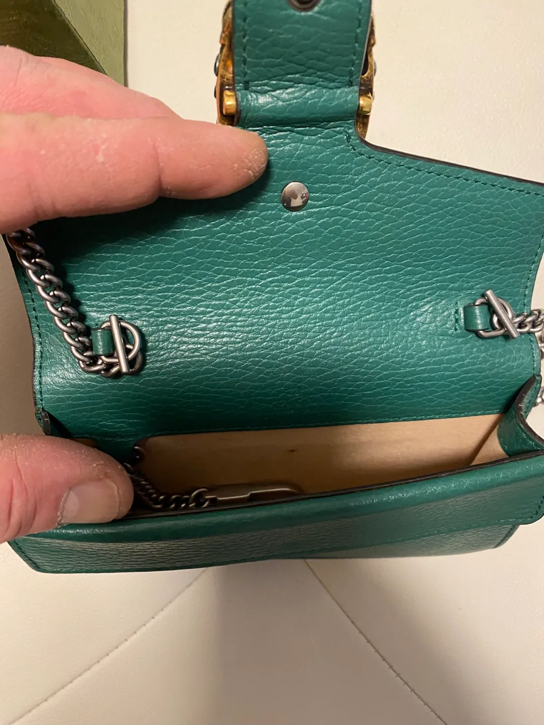 Gucci Green Leather Mini Wallet on Chain image indicator(3)