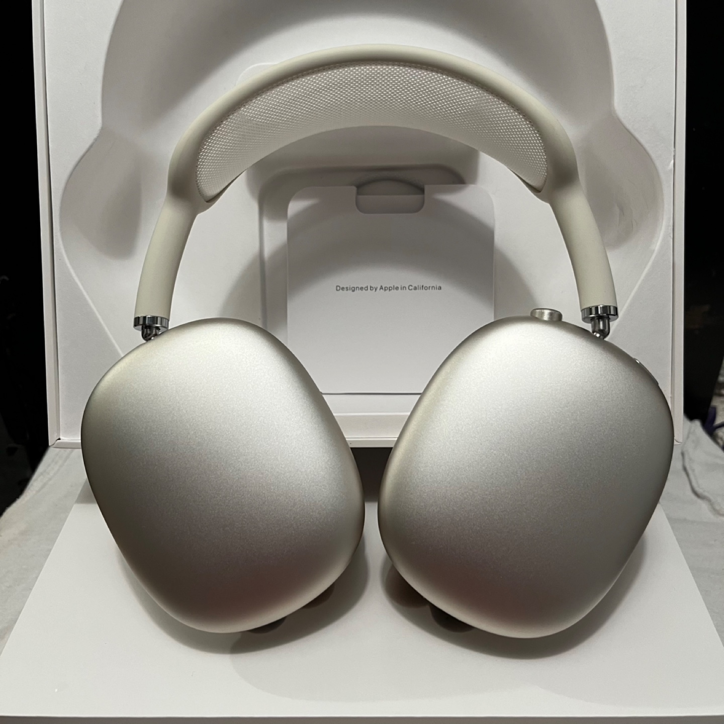 Apple AirPods Max Headphones - starlight