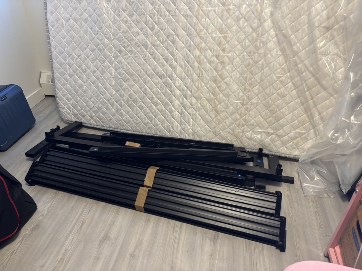 Hampton 14" Heavy Duty Steel Platform Queen Bed Frame - photo 2