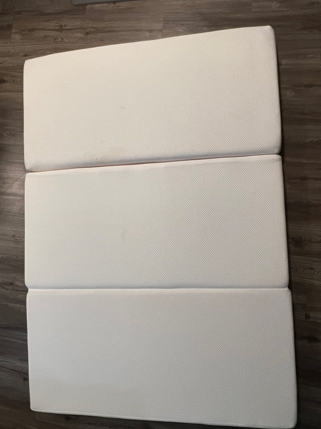 Foldable memory foam mattress
