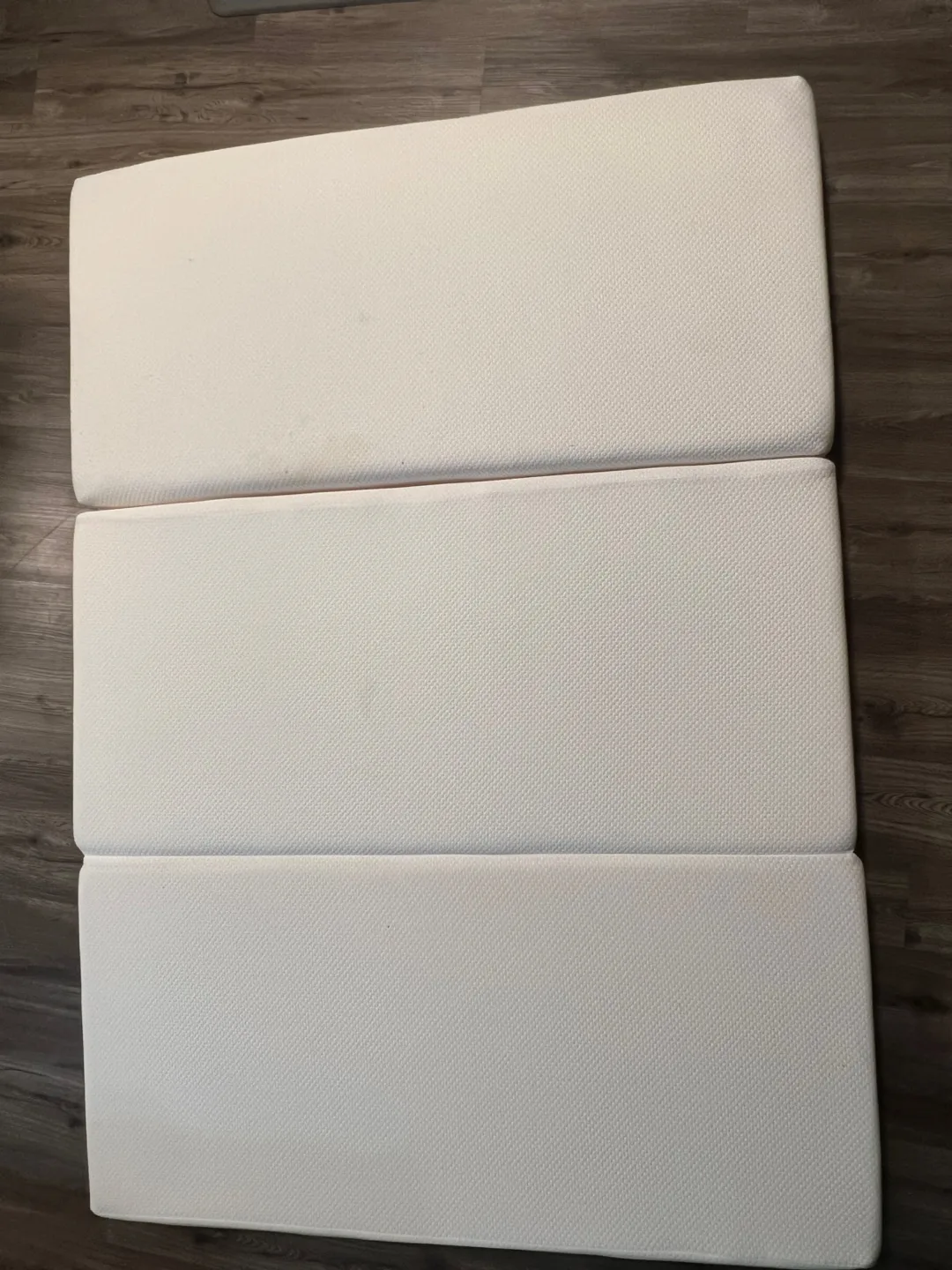 Foldable memory foam mattress