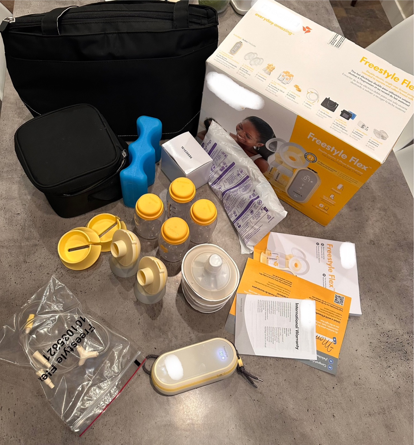Medela Freestyle Flex Breast Pump with Accessories