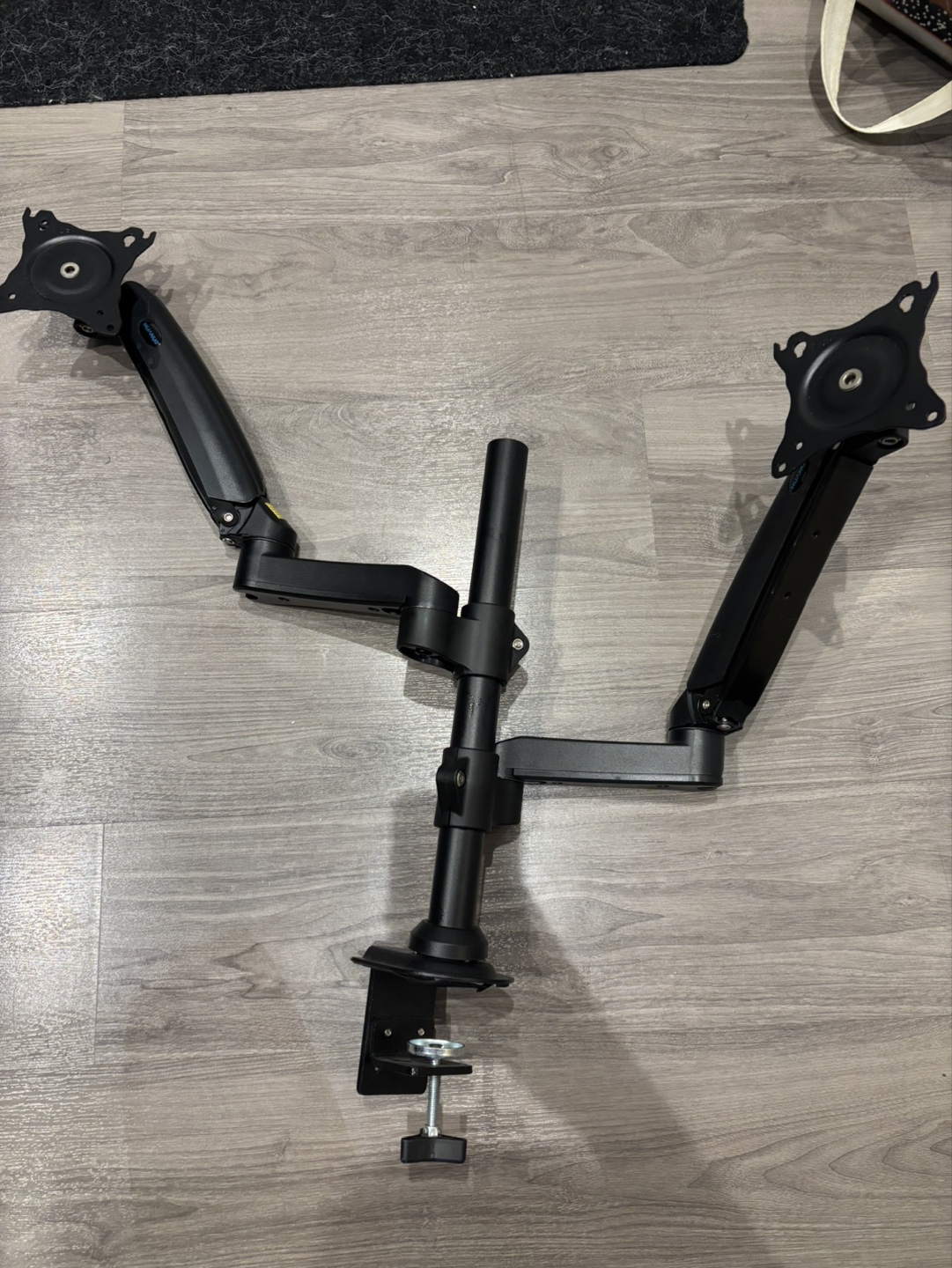 Dual Arm VESA Monitor Mount