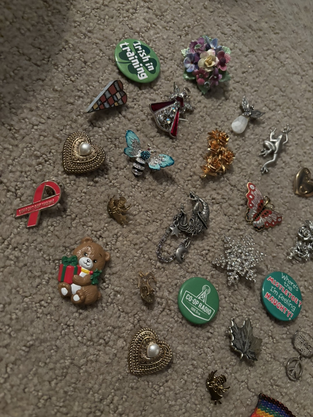Large Collection of Brooches and Pins - photo 5
