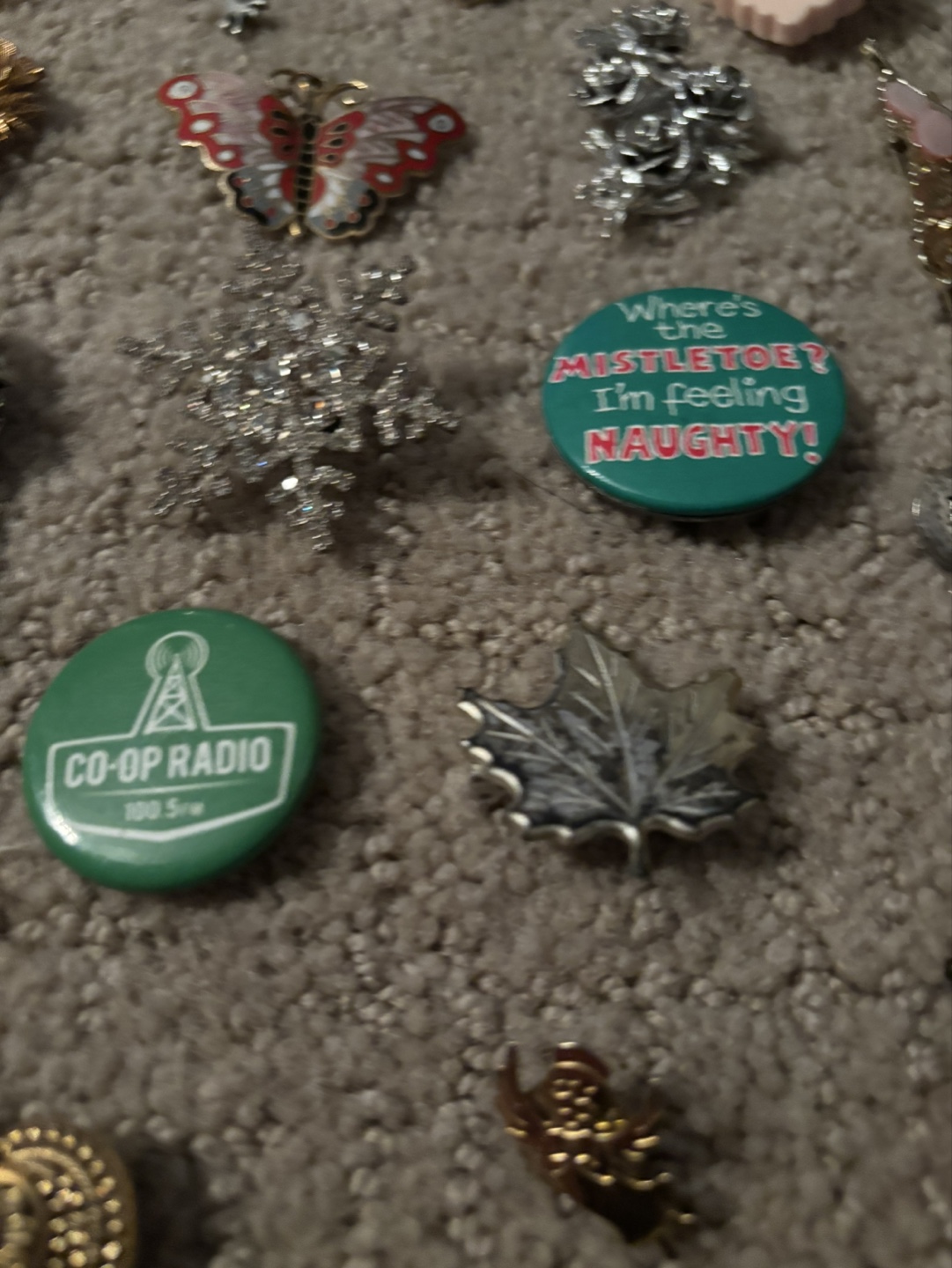 Large Collection of Brooches and Pins - photo 3