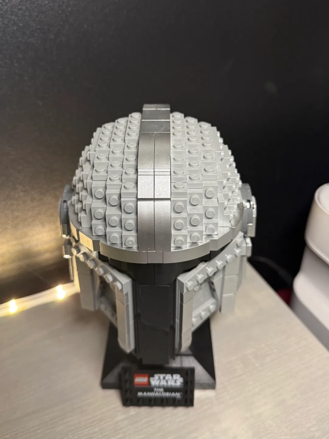 LEGO Star Wars The Mandalorian Helmet 75328 image indicator(4)