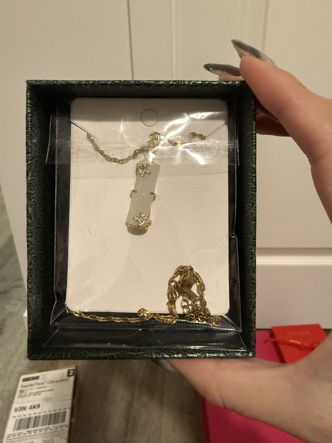 Elegant Gold Chain Necklace with White Jade Pendant - photo 3